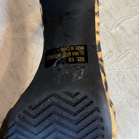 Charlotte Russe leopard print block heels with an ankle strap. Women’s size 10 - Picture 8 of 9